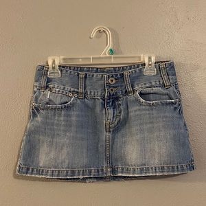 🎈3/$15 American Eagle denim skirt women’s 6